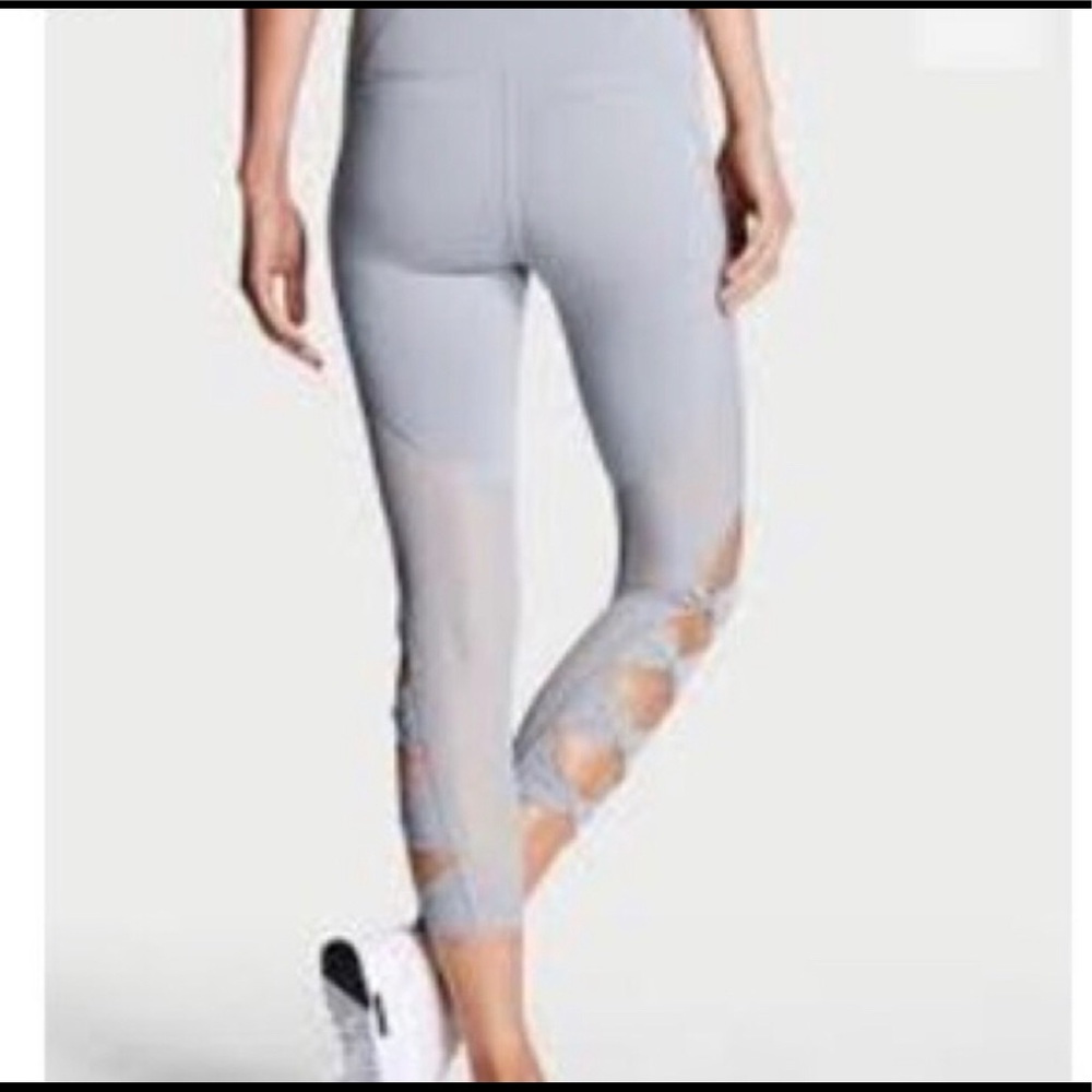 ❤️NWOT Victoria's Secret Sport Peekaboo Leggings